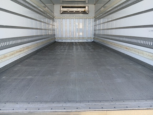 いすゞフォワード冷凍車（冷蔵車）中型（4t）[写真12]