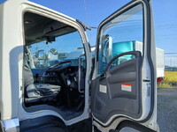 いすゞフォワード冷凍車（冷蔵車）中型（4t）[写真18]