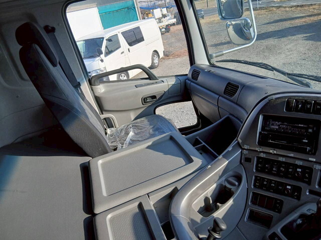 UDトラックスその他の車種アルミウイング大型（10t）[写真25]