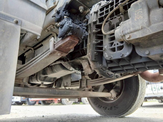 いすゞギガバルク車（粉粒体運搬車）大型（10t）[写真15]