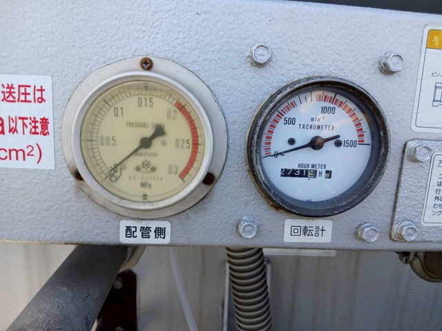 いすゞギガバルク車（粉粒体運搬車）大型（10t）[写真20]