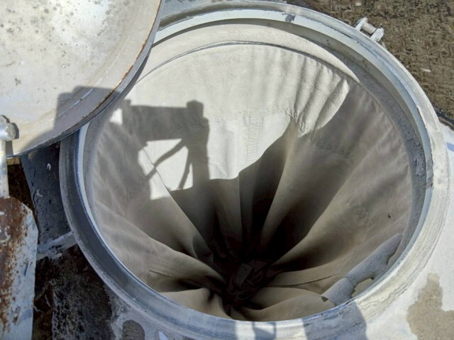 いすゞギガバルク車（粉粒体運搬車）大型（10t）[写真26]