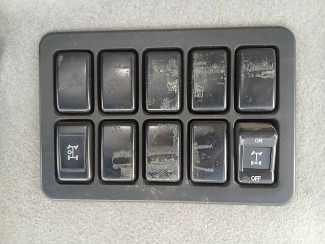 いすゞギガバルク車（粉粒体運搬車）大型（10t）[写真32]