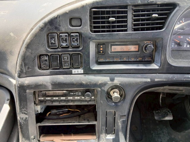 いすゞギガバルク車（粉粒体運搬車）大型（10t）[写真36]