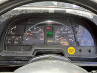 いすゞギガバルク車（粉粒体運搬車）大型（10t）[写真40]