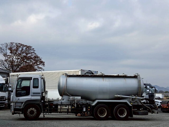 いすゞギガバルク車（粉粒体運搬車）大型（10t）[写真05]