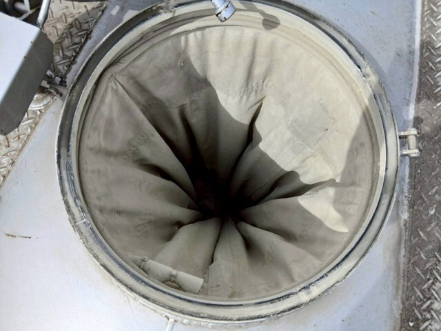 いすゞギガバルク車（粉粒体運搬車）大型（10t）[写真20]