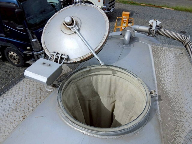 いすゞギガバルク車（粉粒体運搬車）大型（10t）[写真21]