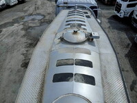 いすゞギガバルク車（粉粒体運搬車）大型（10t）[写真23]