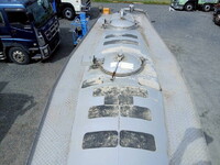 いすゞギガバルク車（粉粒体運搬車）大型（10t）[写真24]