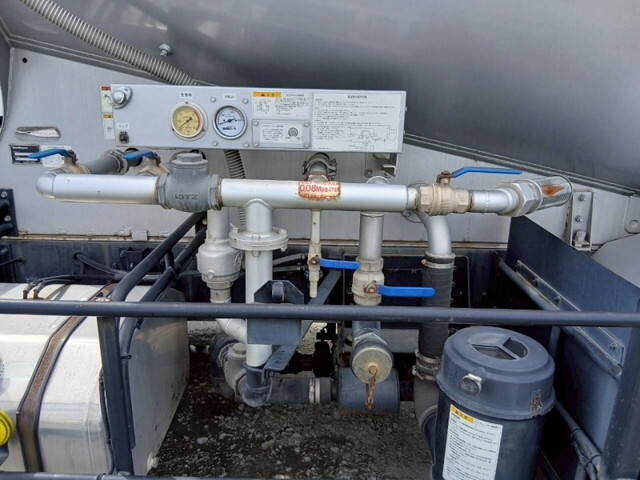 いすゞギガバルク車（粉粒体運搬車）大型（10t）[写真27]