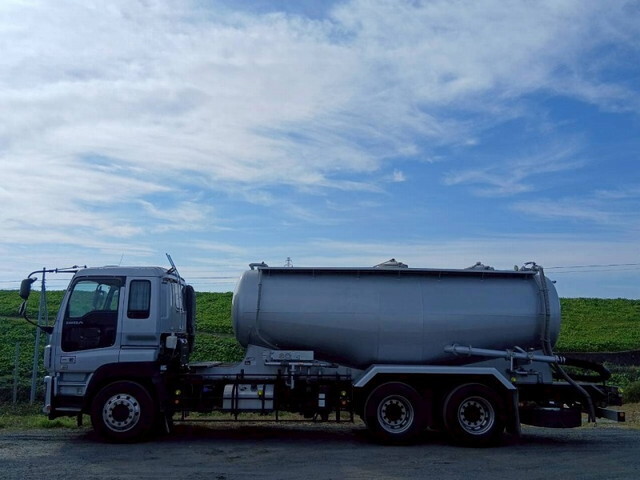 いすゞギガバルク車（粉粒体運搬車）大型（10t）[写真03]