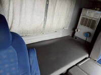 いすゞギガバルク車（粉粒体運搬車）大型（10t）[写真31]