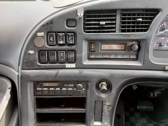 いすゞギガバルク車（粉粒体運搬車）大型（10t）[写真36]