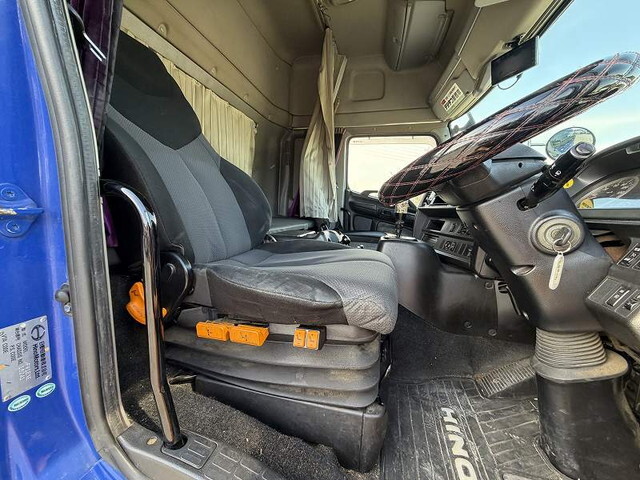 日野プロフィアアルミウイング大型（10t）[写真29]