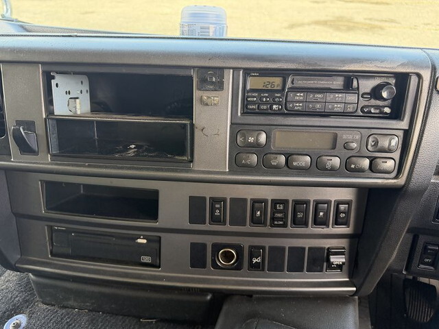 日野プロフィアアルミウイング大型（10t）[写真32]