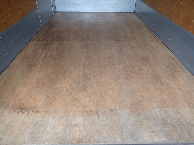 三菱ふそうキャンターアルミバン小型（2t・3t）[写真17]