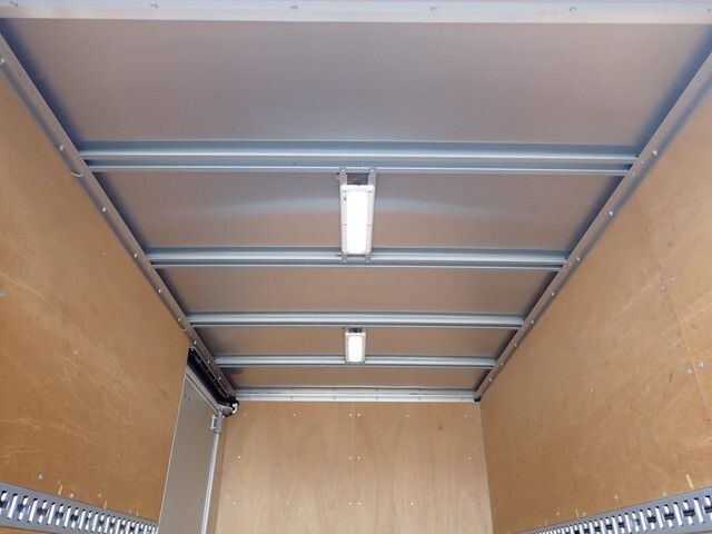 三菱ふそうキャンターアルミバン小型（2t・3t）[写真18]