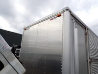 三菱ふそうキャンターアルミバン小型（2t・3t）[写真21]