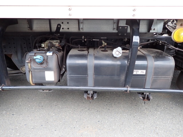 三菱ふそうキャンターアルミバン小型（2t・3t）[写真24]