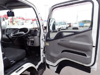 三菱ふそうキャンターアルミバン小型（2t・3t）[写真34]