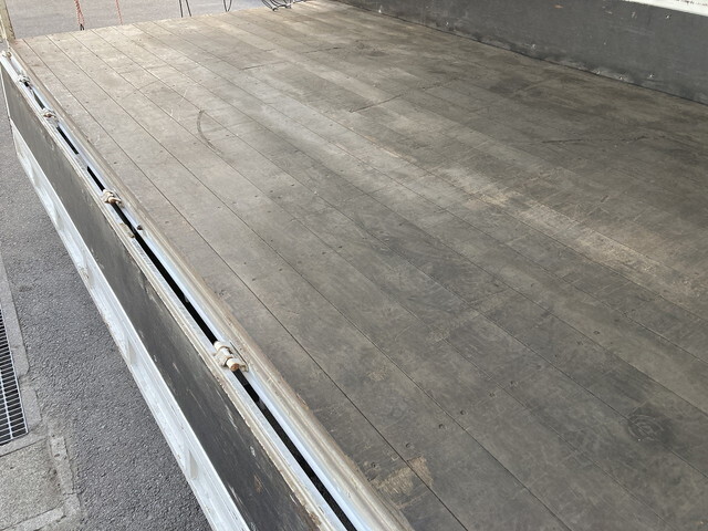 トヨタダイナ幌ウイング小型（2t・3t）[写真22]