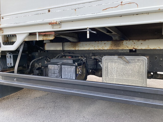 トヨタダイナ幌ウイング小型（2t・3t）[写真08]