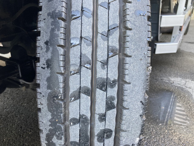 三菱ふそうキャンターアルミバン小型（2t・3t）[写真12]