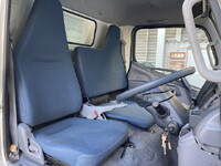 三菱ふそうキャンターアルミバン小型（2t・3t）[写真15]