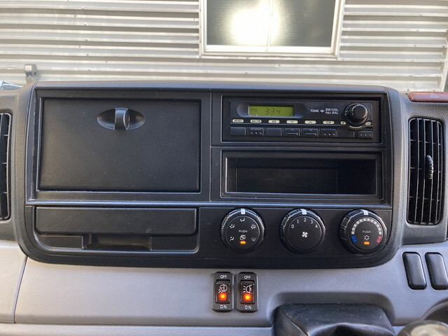 三菱ふそうキャンターアルミバン小型（2t・3t）[写真16]