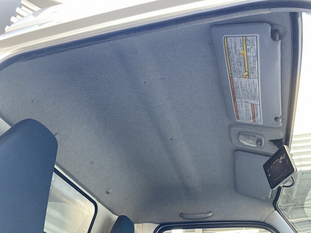 三菱ふそうキャンターアルミバン小型（2t・3t）[写真18]