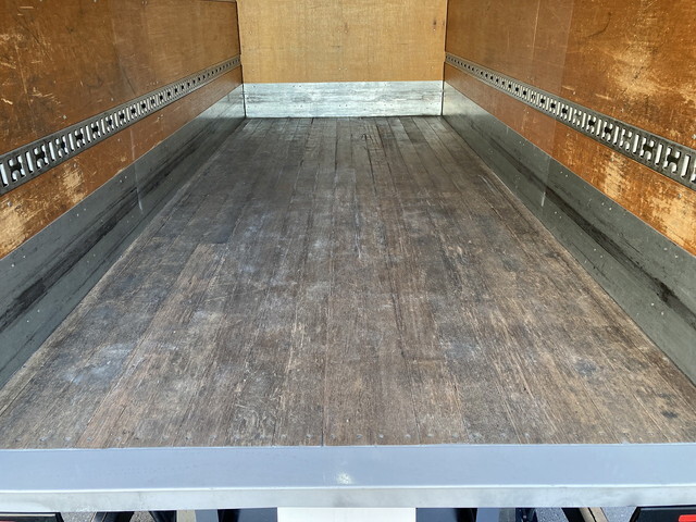 三菱ふそうキャンターアルミバン小型（2t・3t）[写真24]