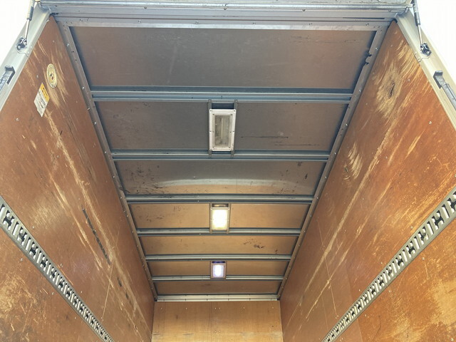 三菱ふそうキャンターアルミバン小型（2t・3t）[写真25]