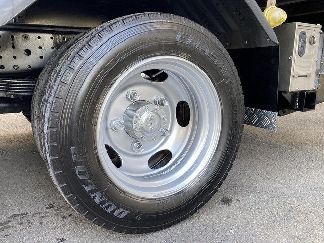 三菱ふそうキャンターアルミバン小型（2t・3t）[写真32]