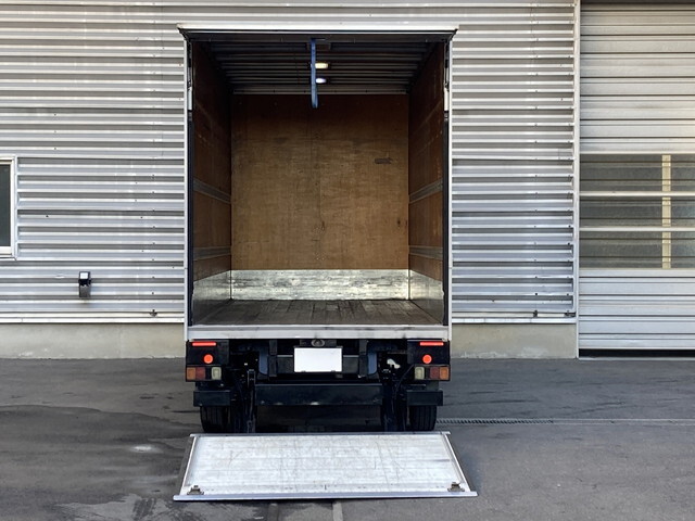 三菱ふそうキャンターアルミバン小型（2t・3t）[写真04]