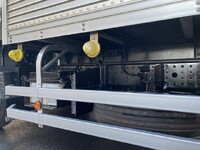 三菱ふそうキャンターアルミバン小型（2t・3t）[写真09]