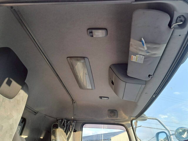 UDトラックスクオンアルミブロック大型（10t）[写真15]