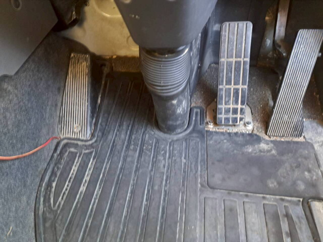 UDトラックスクオンアルミブロック大型（10t）[写真17]