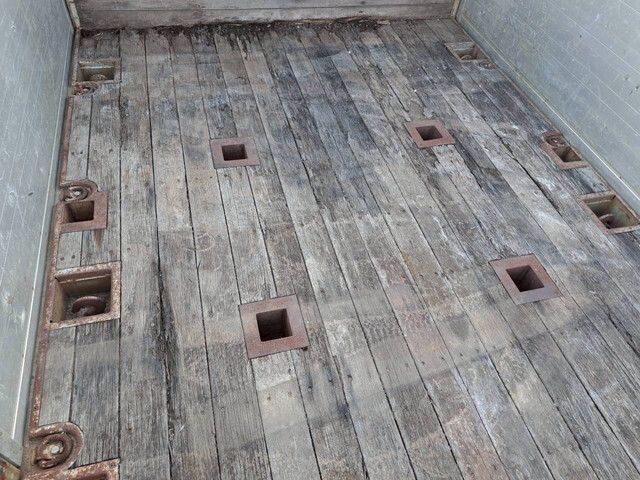 UDトラックスクオンアルミブロック大型（10t）[写真22]