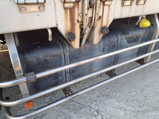 UDトラックスクオンアルミブロック大型（10t）[写真29]