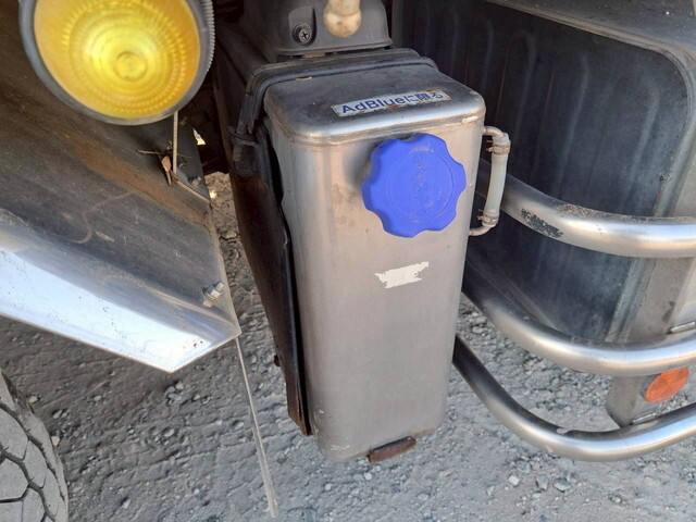 UDトラックスクオンアルミブロック大型（10t）[写真30]