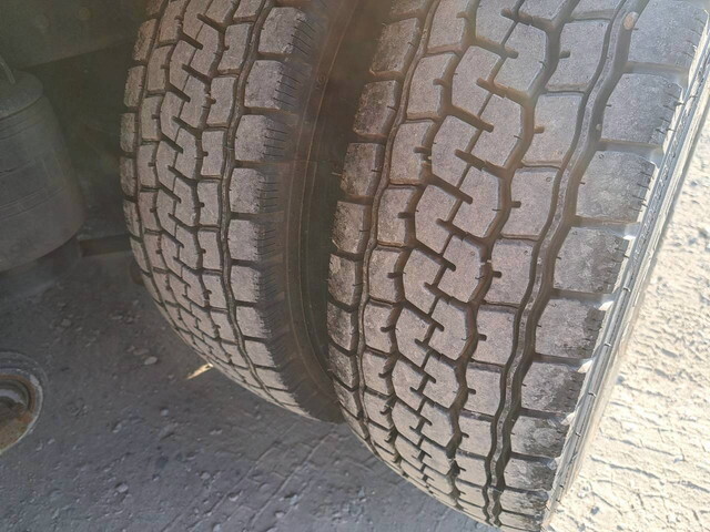 UDトラックスクオンアルミブロック大型（10t）[写真36]