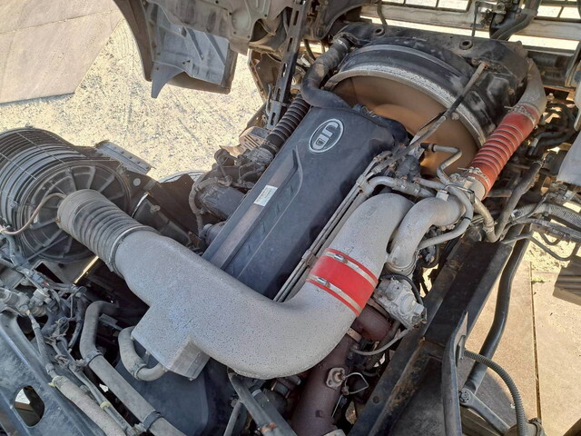 UDトラックスクオンアルミブロック大型（10t）[写真39]