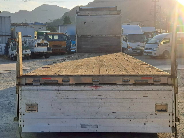 UDトラックスクオンアルミブロック大型（10t）[写真07]