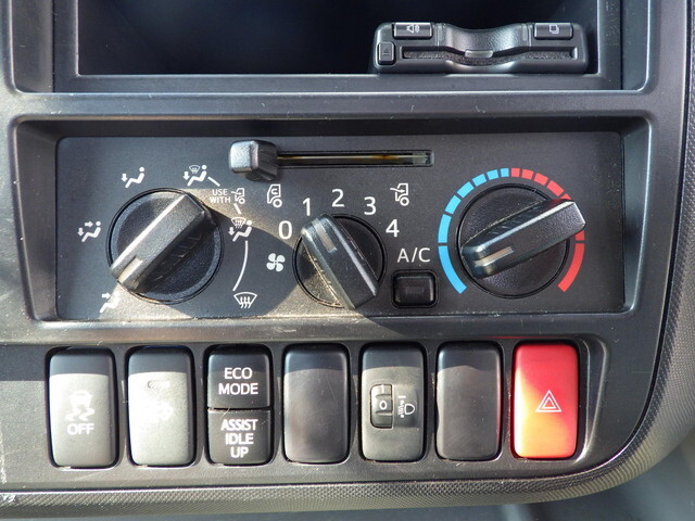 日野デュトロ平ボディ小型（2t・3t）[写真13]