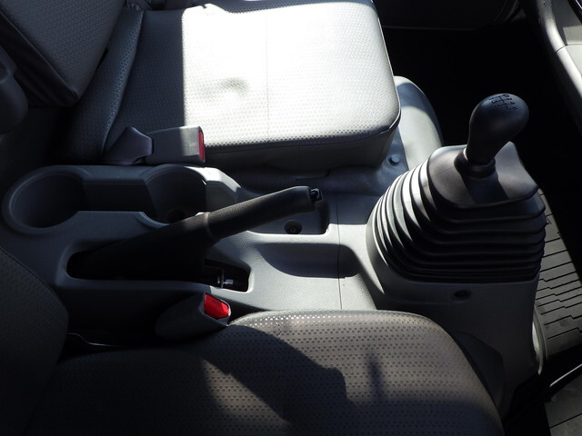 日野デュトロ平ボディ小型（2t・3t）[写真17]