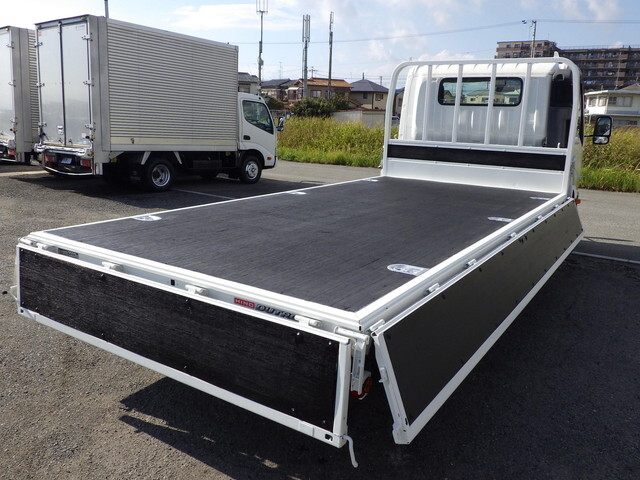 日野デュトロ平ボディ小型（2t・3t）[写真04]