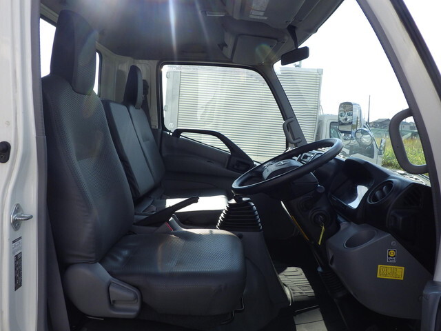 日野デュトロ平ボディ小型（2t・3t）[写真09]