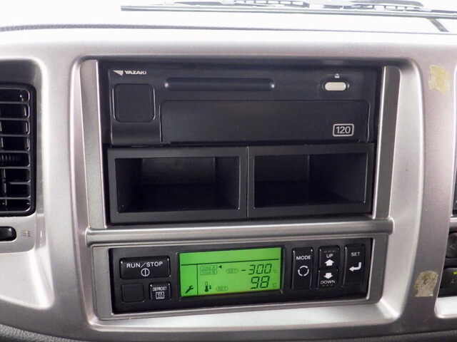 日野レンジャー冷凍車（冷蔵車）中型（4t）[写真12]