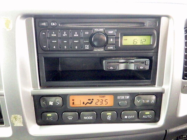 日野レンジャー冷凍車（冷蔵車）中型（4t）[写真13]